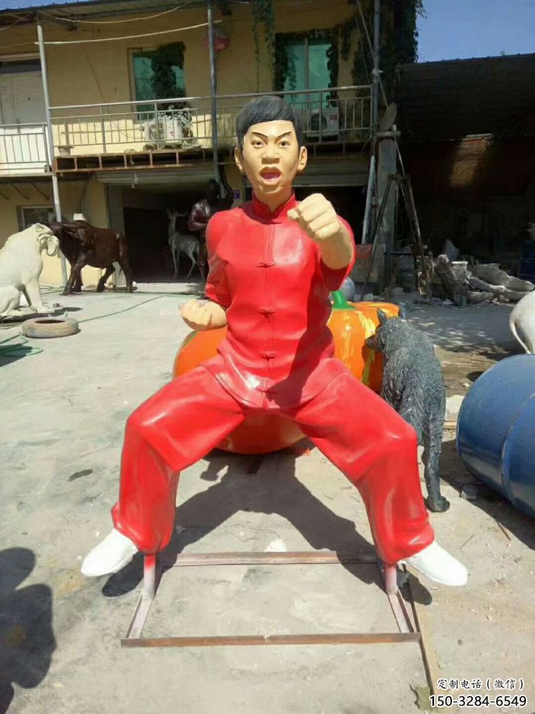 太極拳雕塑廠家，彩繪練拳雕塑小品，現(xiàn)代功夫人物雕塑擺件