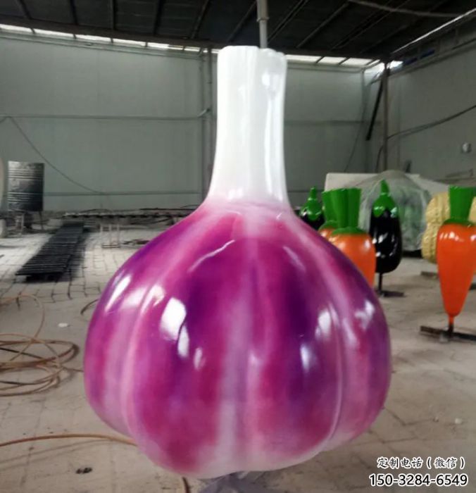 大蒜雕塑廠家，園林蔬菜小品雕塑，玻璃鋼仿真大蒜雕塑