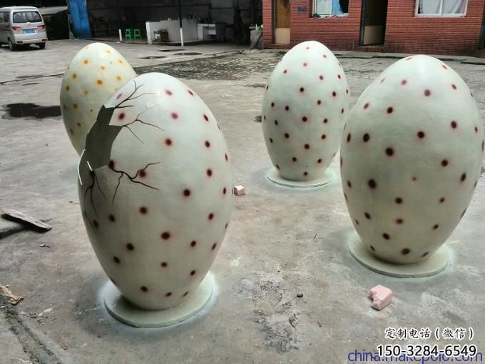 恐龍蛋雕塑廠家，卡通景觀小品，玻璃鋼卡通恐龍蛋雕塑擺件