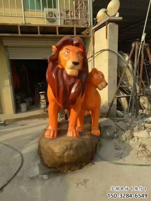 雄獅雕塑廠家，彩繪動物小品，廣場玻璃鋼仿真雄獅雕塑