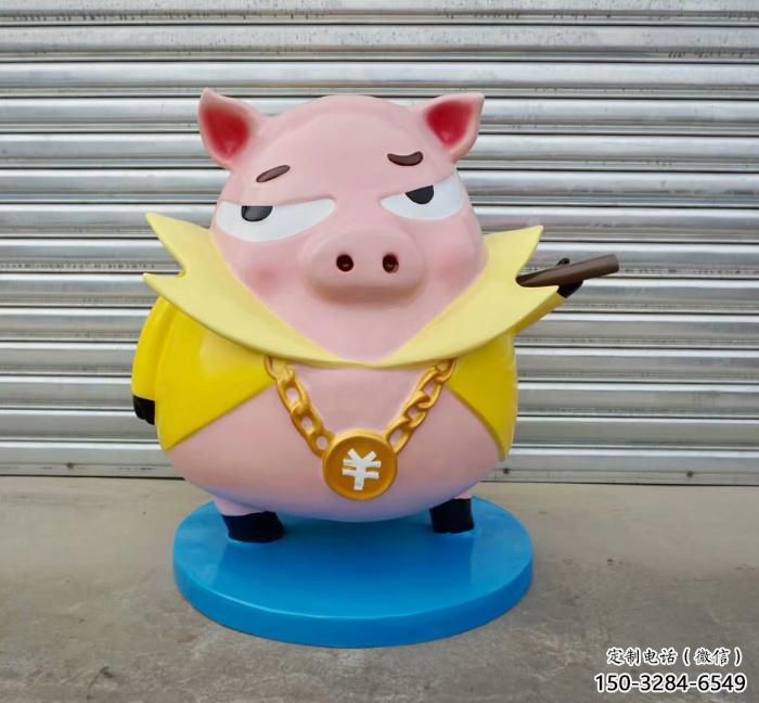 豬卡通雕塑廠家，影視劇卡通擺件，彩繪卡通豬雕塑小品