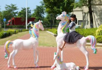 獨角獸雕塑廠家，公園仿真動物雕塑，玻璃鋼獨角獸雕塑廠
