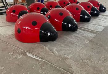 瓢蟲雕塑廠家，彩繪昆蟲小品，仿真玻璃鋼瓢蟲雕塑廠
