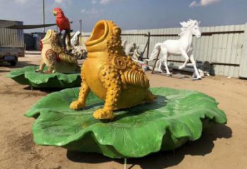 金蟾雕塑廠家，廣場(chǎng)吉祥動(dòng)物小品，仿真彩繪金蟾雕塑