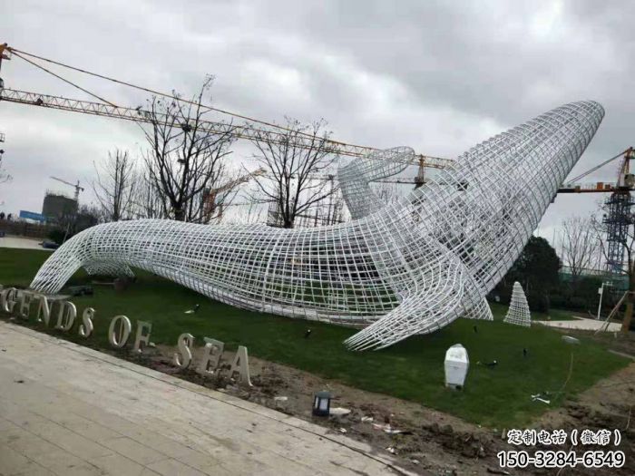 鯨魚雕塑廠家，鏤空動物擺件，公園仿真鯨魚雕塑制作