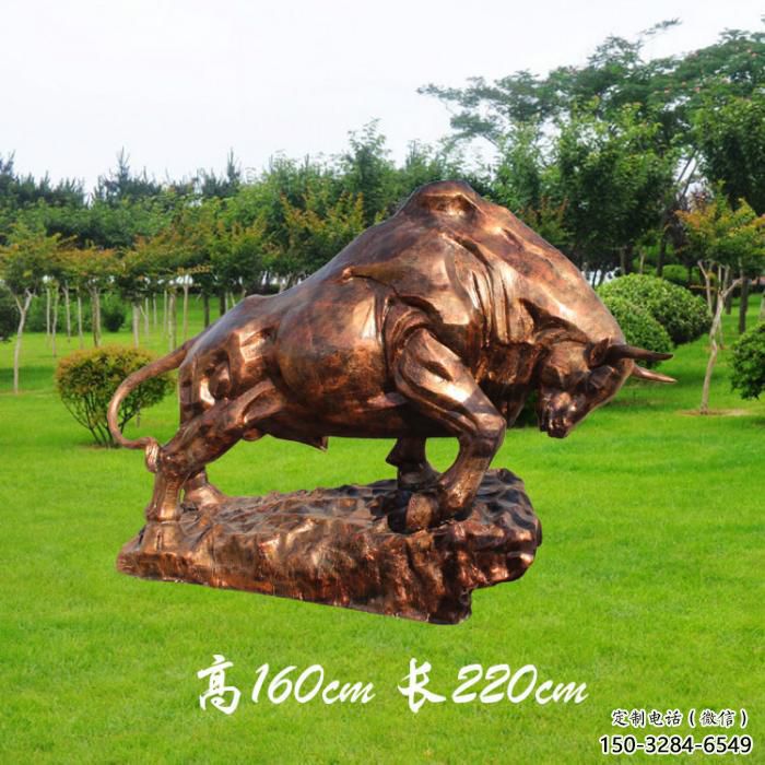 開荒牛雕塑廠家，農(nóng)耕動物小品，玻璃鋼仿真開荒牛雕塑廠