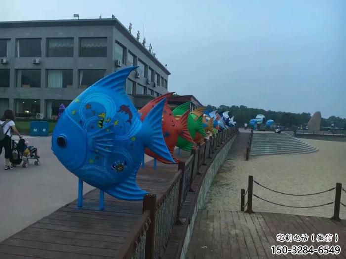 商場(chǎng)金魚(yú)雕塑 仿真海洋生物雕塑 店門口小品 商場(chǎng)金魚(yú)雕塑 仿真海洋生物雕塑 店門口小品