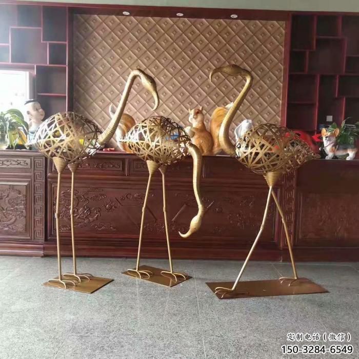 大型火烈鳥雕塑 商業(yè)街廣場雕塑 古銅色擺件 大型火烈鳥雕塑 商業(yè)街廣場雕塑 古銅色擺件