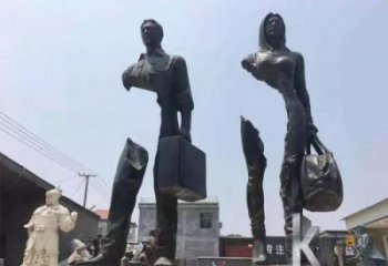 大型旅行者雕塑 門(mén)口創(chuàng)意雕塑 售樓處小品