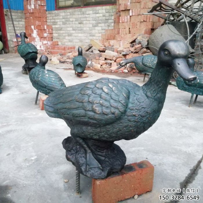 生產(chǎn)鴨子雕塑廠家，仿真動物， 廣場動物類型