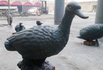 鴨子雕塑廠家，仿真動(dòng)物， 公園廣場(chǎng)街頭擺件