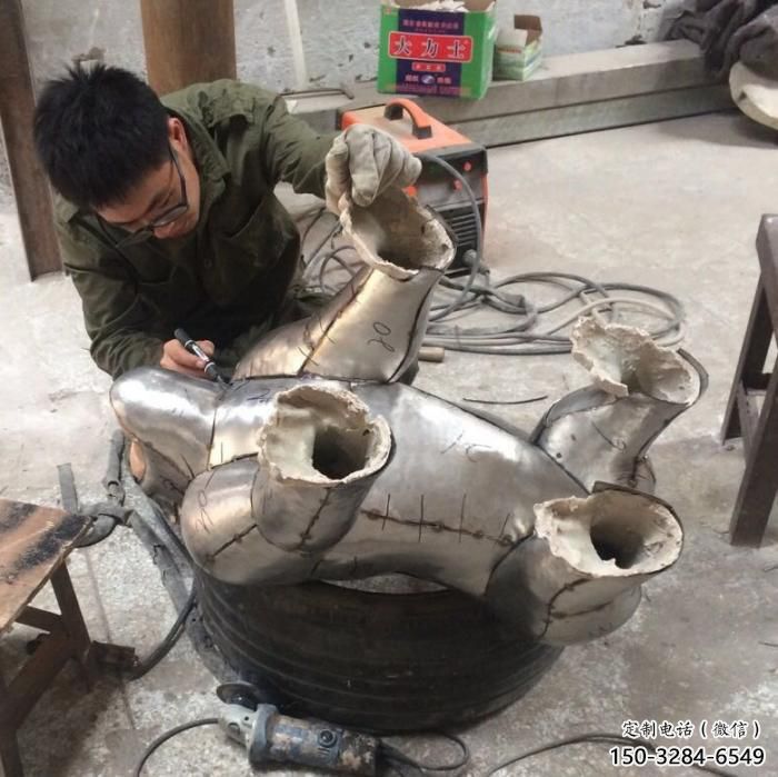 步行街猩猩雕塑廠家，景觀主題，鍛造工藝