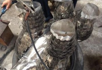 農(nóng)村猩猩雕塑廠家，發(fā)光主題，噴砂工藝