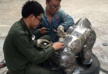 提供幼兒園猩猩雕塑，動物文化，鍛造工藝
