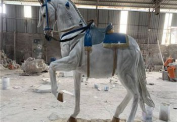 承接戰(zhàn)馬雕廠家塑，戶外公園動物主題，彩繪工藝