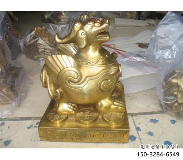 廣場貔貅雕塑廠家，動物裝飾雕塑，仿銅制造