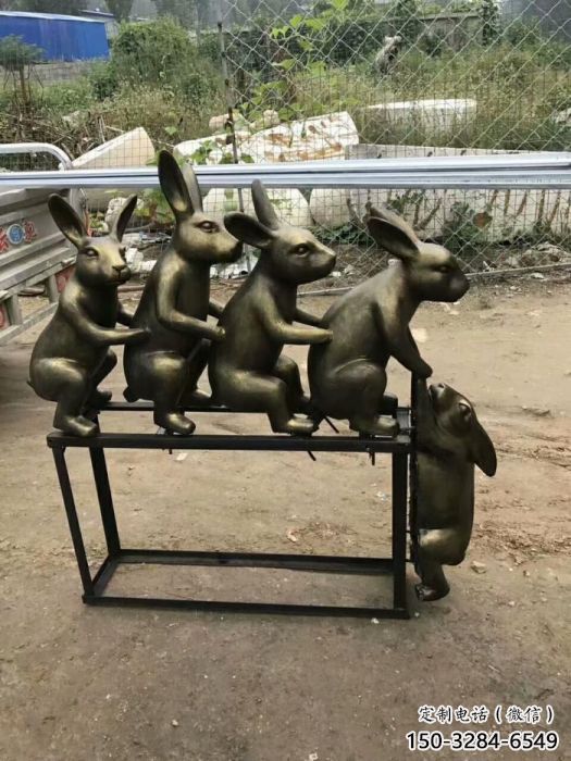 景區(qū)老鼠雕塑，卡通雕塑，鐵藝材質(zhì)