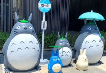 城市龍貓雕塑，動(dòng)漫雕塑，彩繪效果