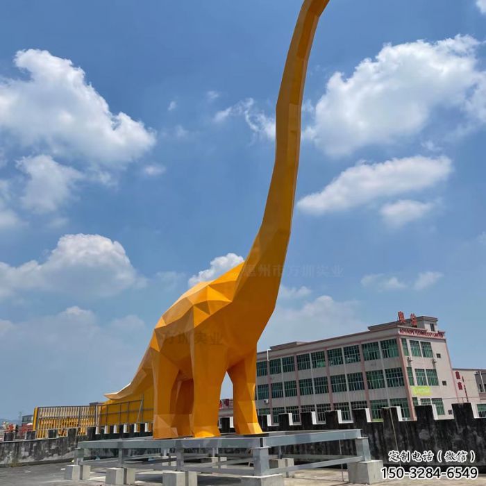 鍛鋼恐龍雕塑選用，小區(qū)擺件，大型烤漆恐龍雕塑公司