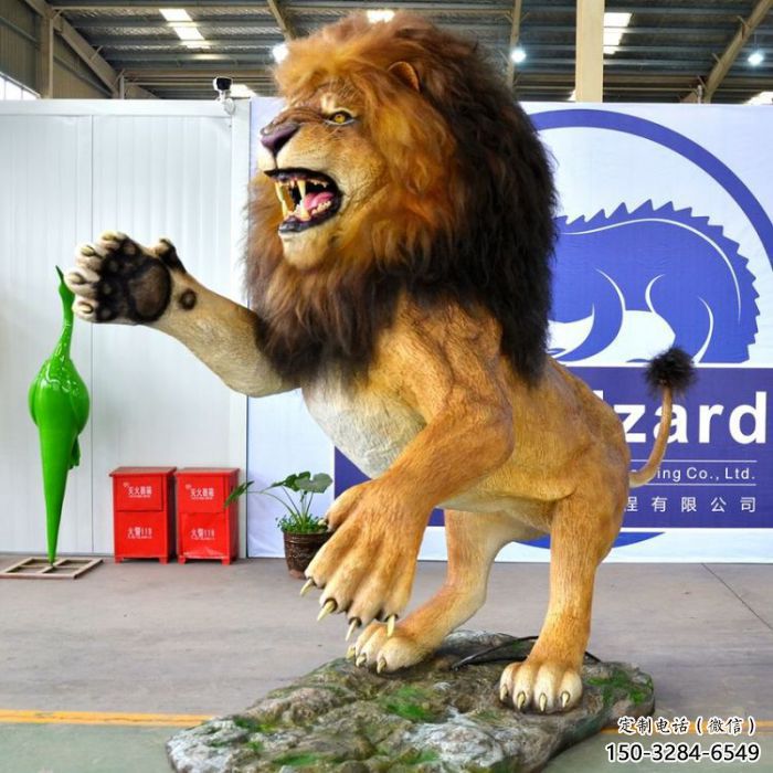 動物獅子雕塑廠家，仿真玻璃鋼景觀動物雕塑