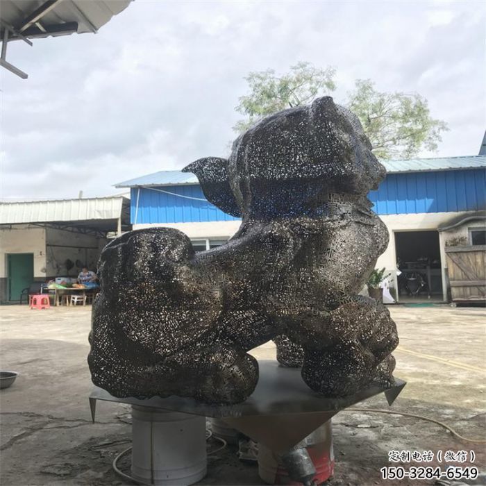 景區(qū)獅子雕塑供給，編織工藝雕塑，鋼絲獅子雕塑制作