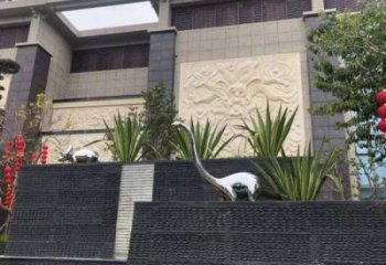 廣場(chǎng)恐龍雕塑供需，廣場(chǎng)雕塑，景觀鏡面恐龍雕塑定制