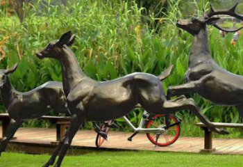 戶外小鹿雕塑專供，公園雕塑，仿銅小鹿雕塑標(biāo)準(zhǔn)