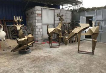 金屬小鹿雕塑批發(fā)，街頭藝術，公園抽象銅鹿雕塑展品