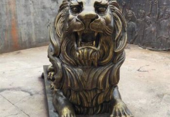 仿銅動(dòng)物景觀雕塑，玻璃鋼爬式獅子雕塑廠家