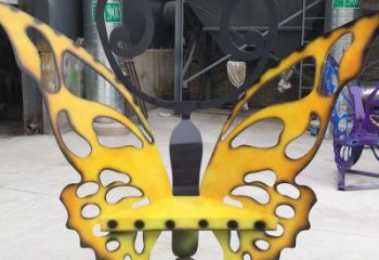 蝴蝶坐凳雕塑，鏤空烤漆工藝，不銹鋼坐凳雕塑廠