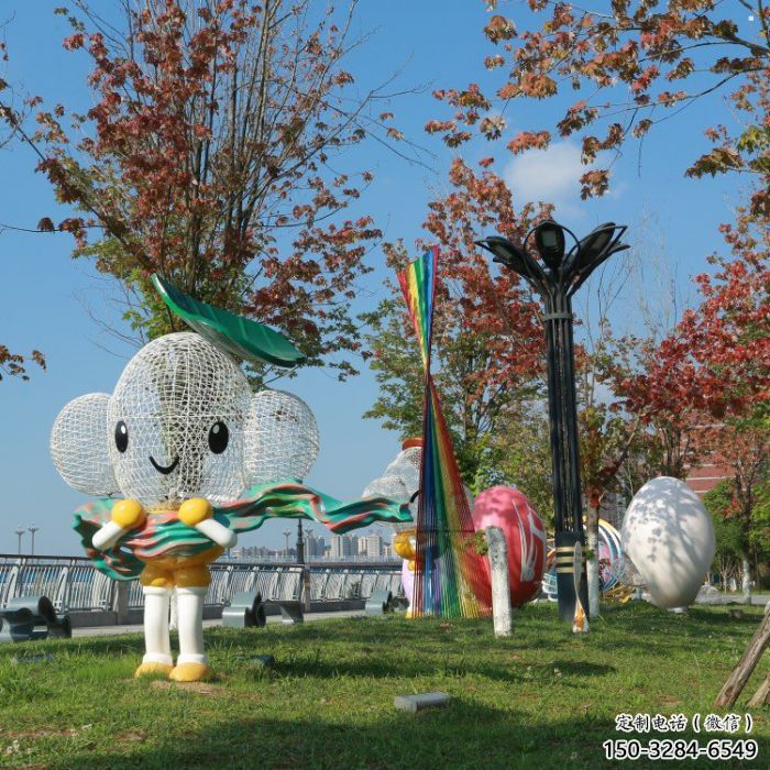 玉泉戶外鏤空卡通雕塑供應(yīng)，花園小品，鐵藝卡通雕塑展品