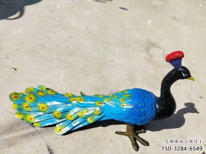 金鳳彩繪孔雀雕塑制作選用，景區(qū)案例，動物美陳雕塑