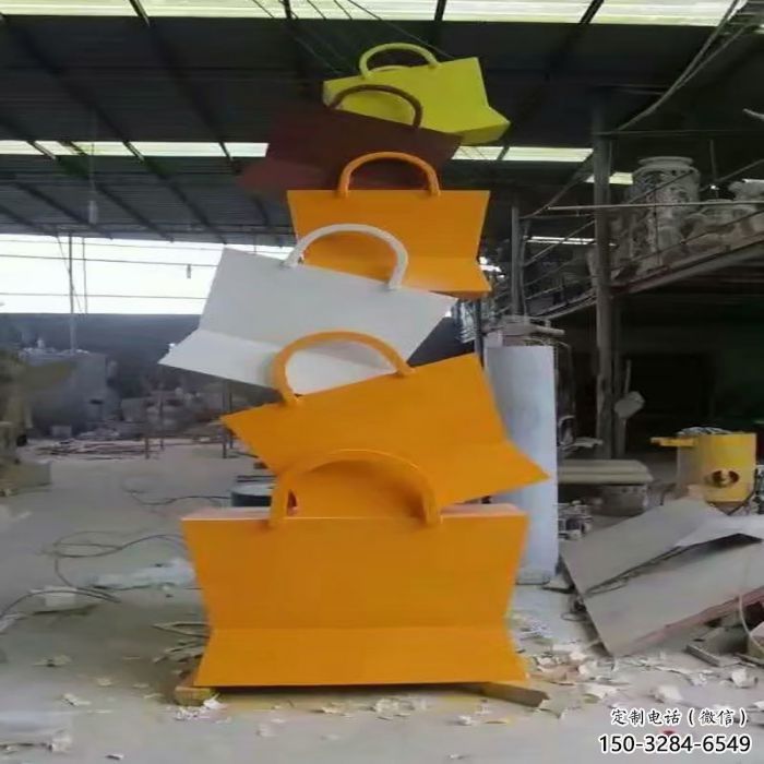 隆德烤漆挎包雕塑制造商，室外軟裝，景觀挎包雕塑制作