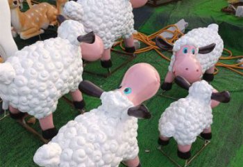 濟(jì)南小區(qū)小羊雕塑，彩繪動物雕塑，抽象效果