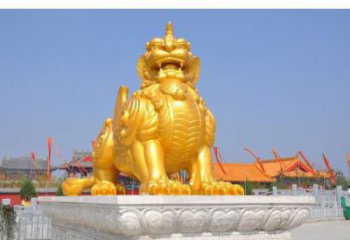 古交廣場(chǎng)貔貅雕塑，動(dòng)物彩繪雕塑，抽象效果